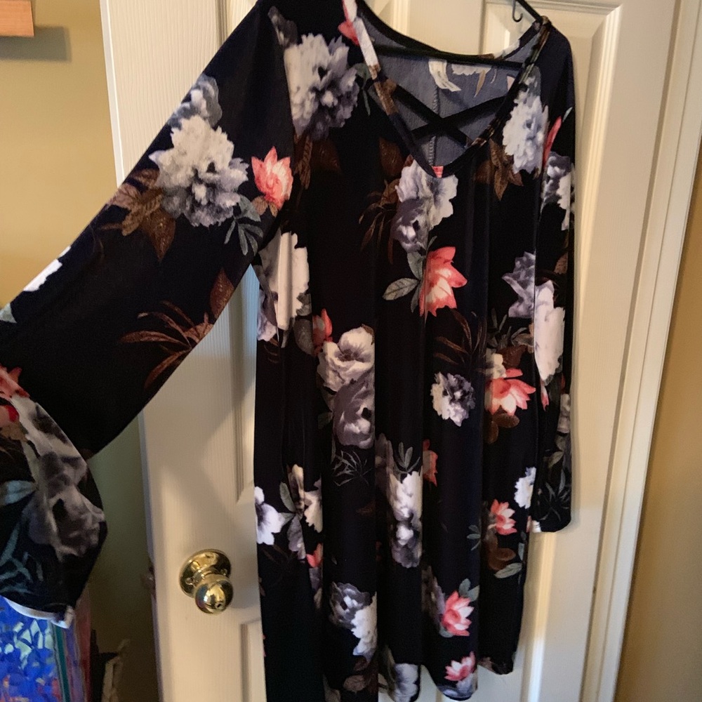 Boutique Floral Velvet Tunic